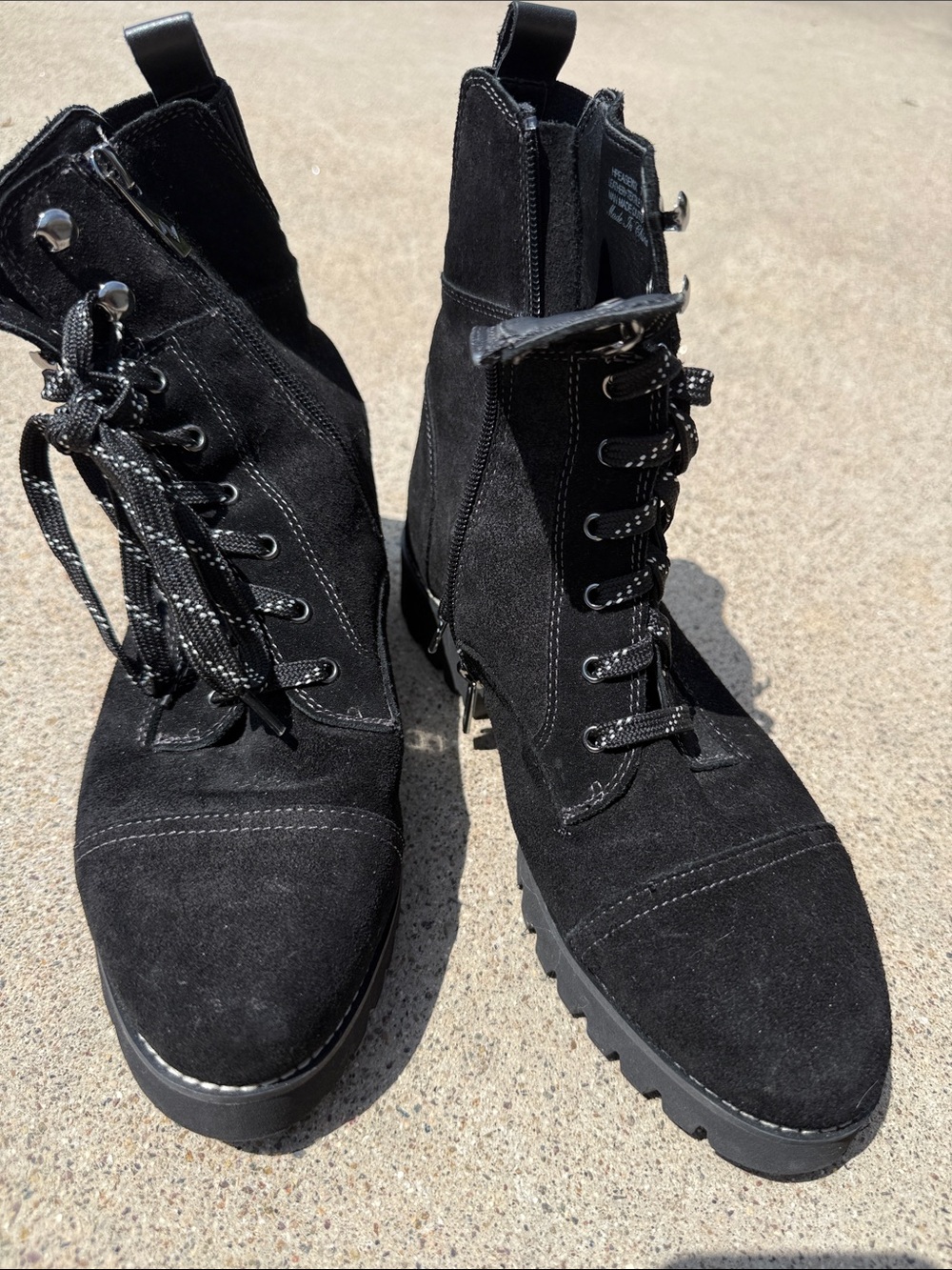 Boots! Donald Pliner lug sole suede